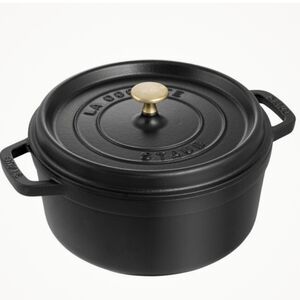 Staub 22cm Round Cast Iron Cocotte- Black